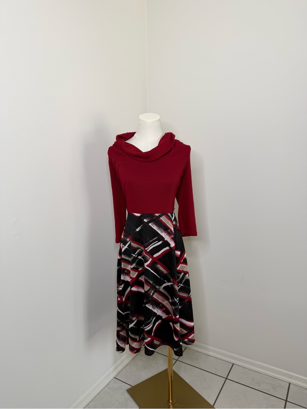 Robbie Bee Red and Black Long Sleeve Dress